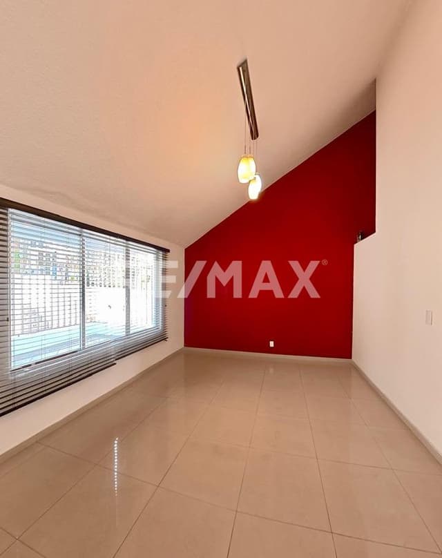 Oportunidad: Casa Remodelada en Venta en Calle Cerrada de Lomas Verdes