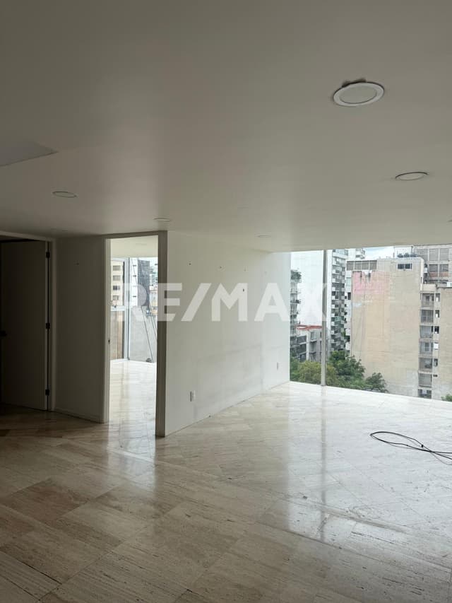 RENTA DE OFICINA EN POLANCO - PH PISO CON VISTA