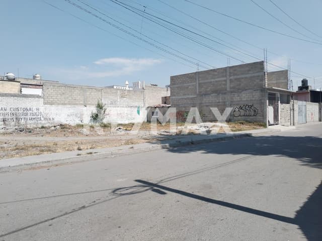 VENTA DE TERRENO EN SAN CRISTOBAL HUICHOCHITLAN, TOLUCA, MEXICO.