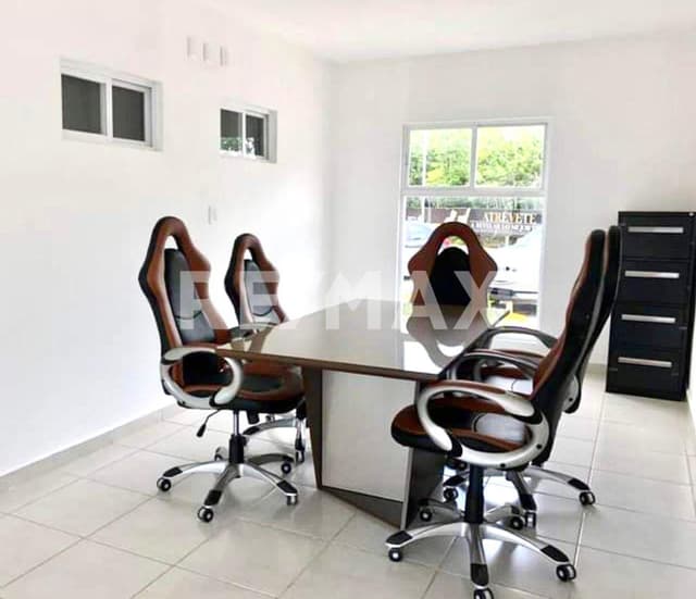 CASA EN RENTA EN CANCUN. RESIDENCIAL CATANIA ZONA SUR