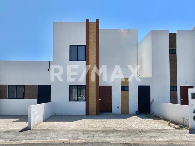 CASA EN VENTA EN MONTE REAL "RESIDENCIAL LOMA REAL"