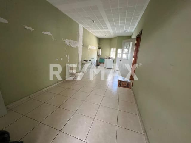 Casa en venta esquina con recamara en planta baja amplio jardín y cochera