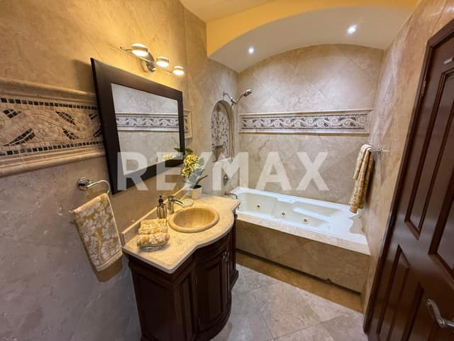 RENTA DE CONDO EN LAS OLAS - OCEAN FRONT