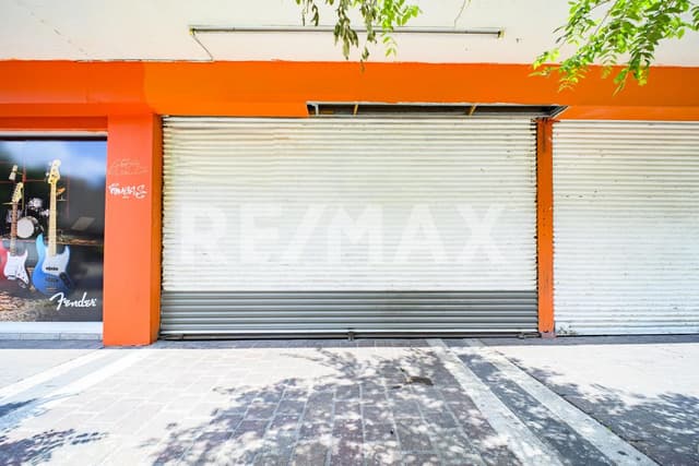 Local en renta, Edificio Mulbar, Guadalajara Centro.