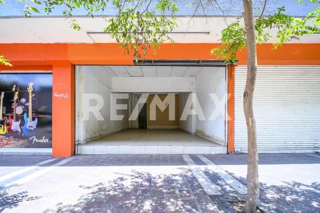 Local en renta, Edificio Mulbar, Guadalajara Centro.