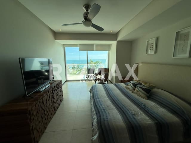CONDOMINIO EN RENTA FRENTE AL MAR