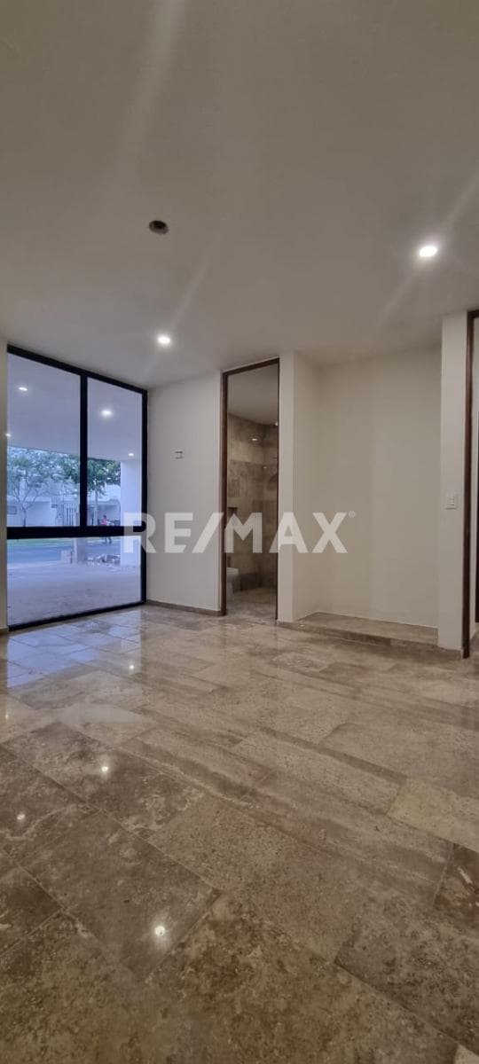 Casa en Venta de 3 Recámaras con Piscina en Privada Nadira Conkal Mérida, Yuc.