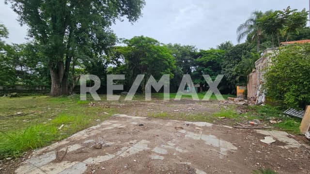Venta de terreno plano en Tabachines, Cuernavaca, Morelos...Clave 5745