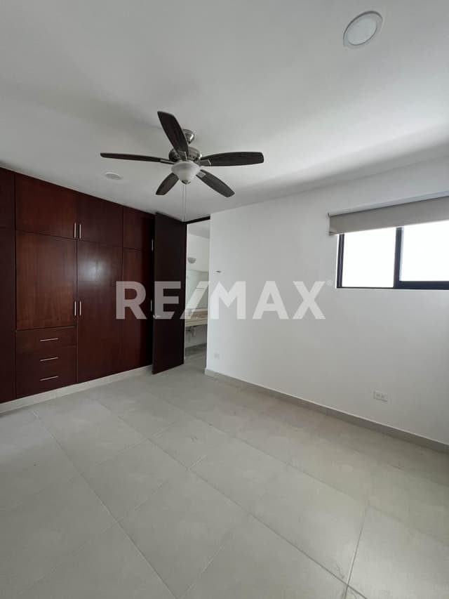 Venta/Renta Casa 4 recamaras con Paneles Solares en Temozón Norte Mérida, Yuc.