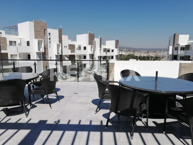 DEPARTAMENTO RENTA ZAKIA SEMI-AMUEBLADO 