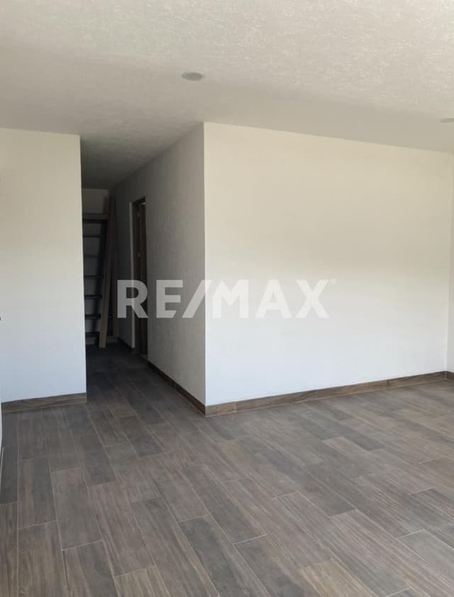 CASA VENTA JICURI ZIBATÁ