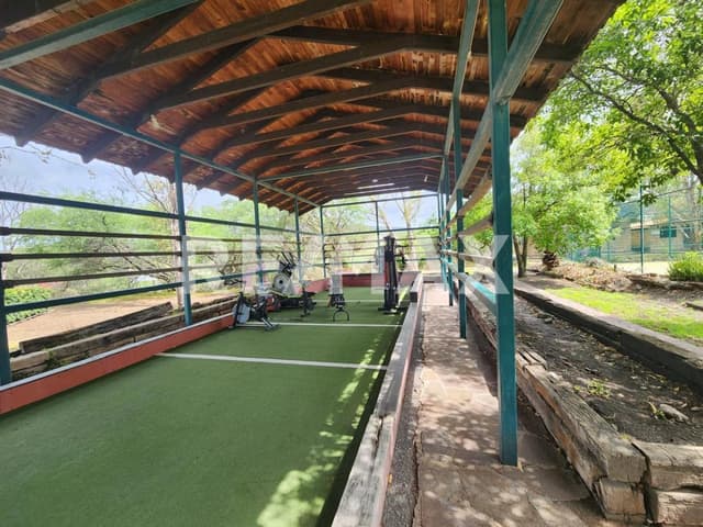 Terreno en esquina junto a campo de golf en El Encino Residencial & Golf Huimilpan – Venta