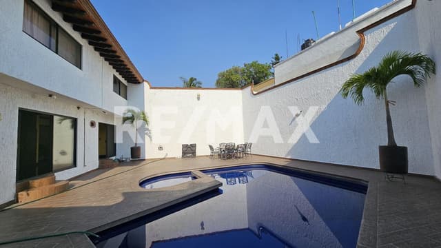 Venta de casa en el Fraccionamiento San Jerónimo, Cuernavaca, Morelos...Clave 5753