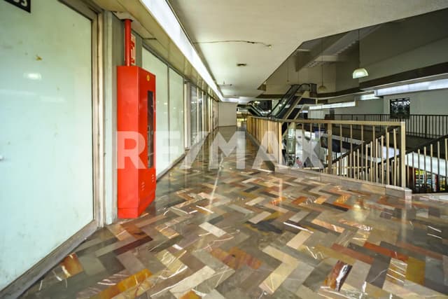 Local en renta, Edificio Mulbar, Guadalajara Centro.