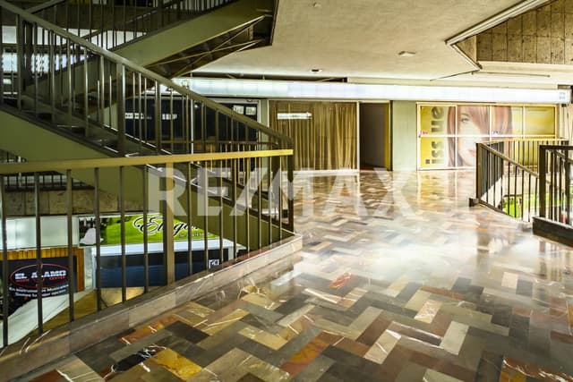 Local en renta, Edificio Mulbar, Guadalajara Centro.