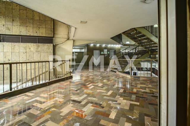 Local en renta, Edificio Mulbar, Guadalajara Centro.