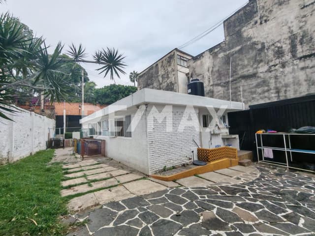 Venta de casa a precio de terreno, Col. Centro de Cuernavaca, Morelos...Clave 5763