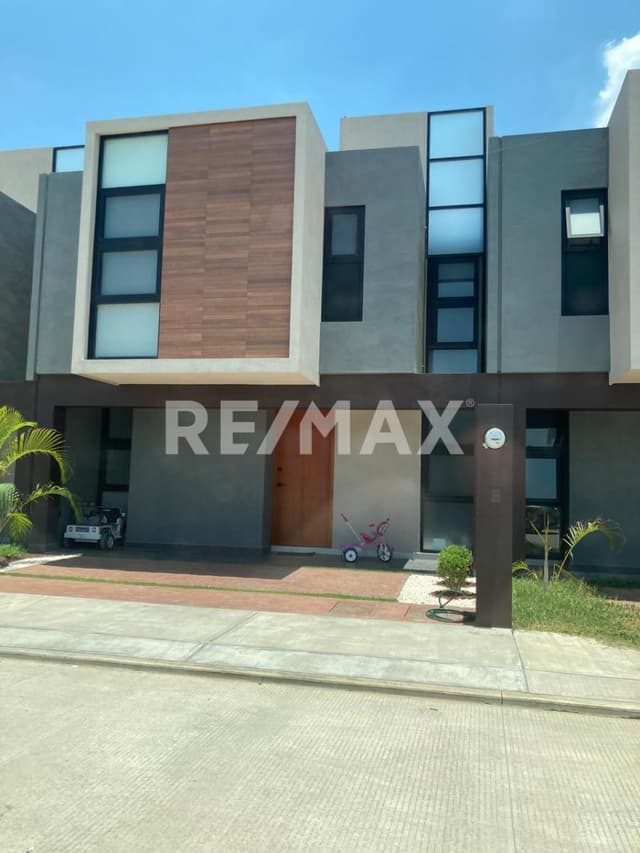 CASA EN VENTA UBICADA EN REAL DE PALMAS 