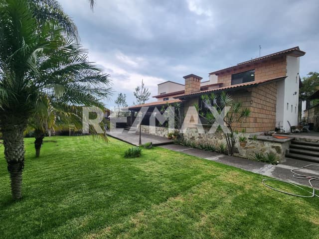 Casa en Vista Real Country Club – Exclusividad y Lujo en Querétaro