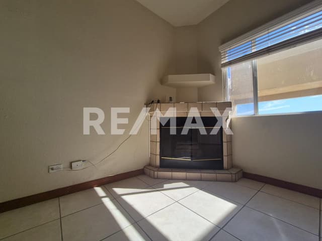 CASA MAS TERRENO CON VISTA AL MAR DE ROSARITO EN VENTA 