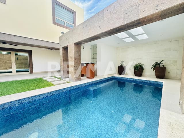 CASA EN VENTA EN LAS VILLAS