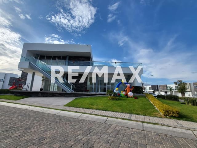 CASA EN VENTA PARQUE ARETHA, LOMAS DE ANGELÓPOLIS