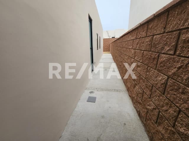 CASA EN VENTA EN PUNTA PIEDRA ENSENADA