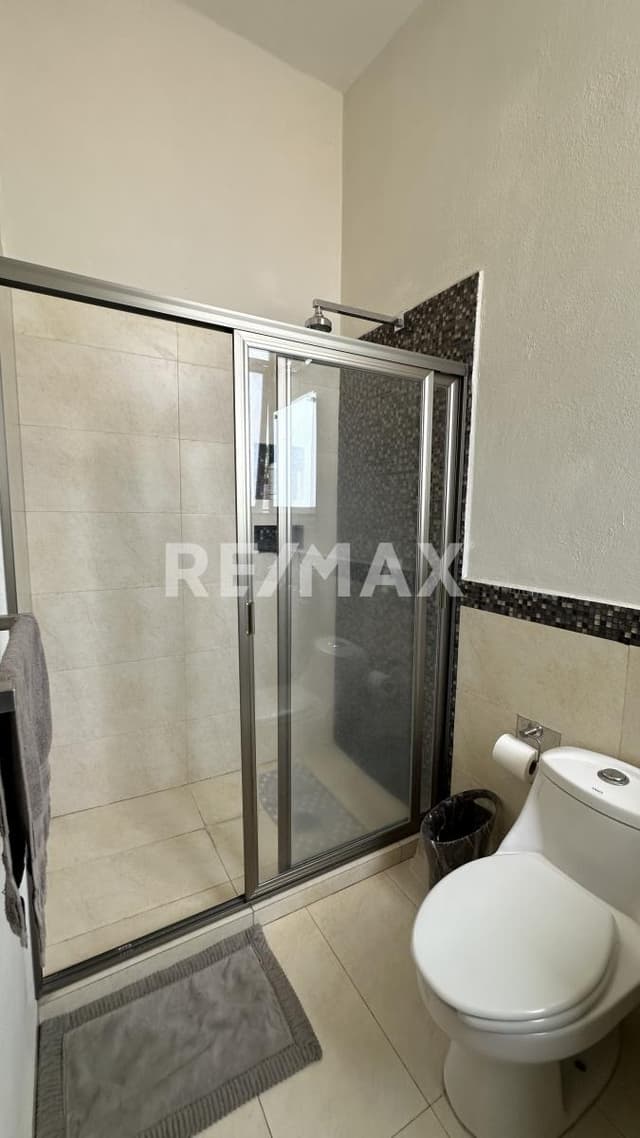 Venta de Residencia Familiar en Exclusivo Fraccionamiento Privado, jiutepec, Morelos...Clave 5798