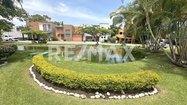 Venta de Residencia Familiar en Exclusivo Fraccionamiento Privado, jiutepec, Morelos...Clave 5798