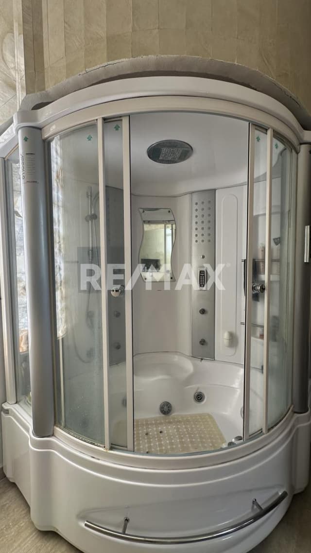 Venta de Residencia Familiar en Exclusivo Fraccionamiento Privado, jiutepec, Morelos...Clave 5798