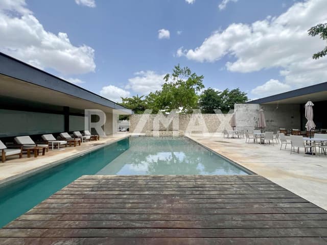 CASA EN VENTA DE UNA SOLA PLANTA CON 3 HABITACIONES Y ALBERCA EN ARBOREA CONKAL