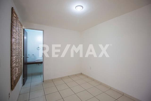 Casa venta, Fracc. Valle de las Flores, Tlajomulco de Zuñiga.