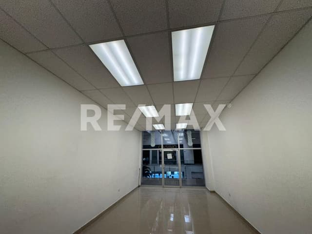 LOCAL EN VENTA EN PLAZA ADANA SOBRE AREA COMERCIAL 