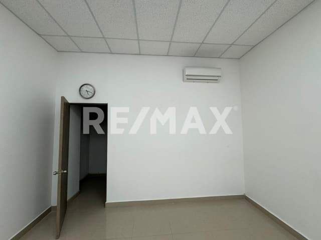 LOCAL EN VENTA EN PLAZA ADANA SOBRE AREA COMERCIAL 