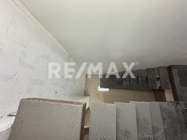 LOCAL EN VENTA EN PLAZA ADANA SOBRE AREA COMERCIAL 