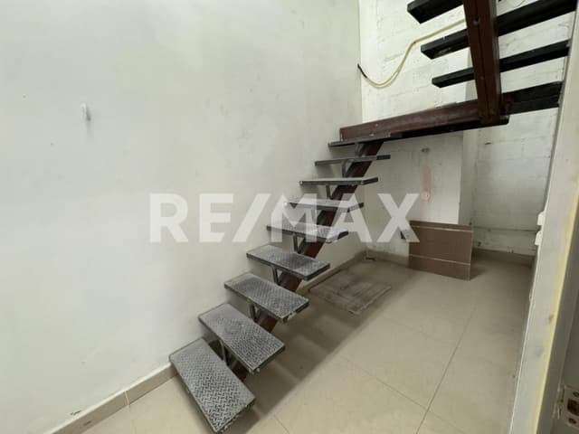 LOCAL EN VENTA EN PLAZA ADANA SOBRE AREA COMERCIAL 