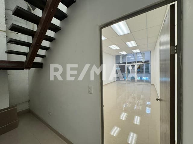 LOCAL EN VENTA EN PLAZA ADANA SOBRE AREA COMERCIAL 