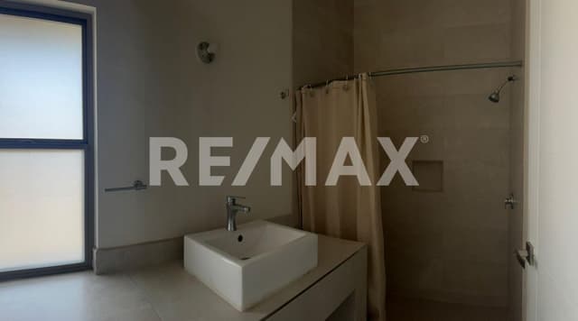 RESIDENCIAL CORSICA - CASA EN RENTA