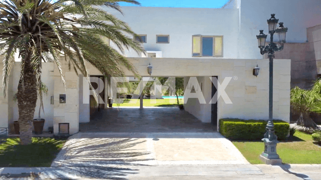 CASA EN VENTA EN MONTEBELLO