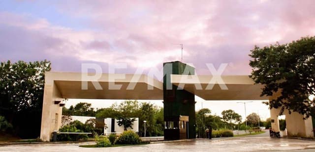 Terreno en Venta dentro Privada Jardines de la Rejoyada, Mérida Yucatán