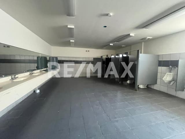 NAVE INDUSTRIAL EN RENTA DE 10,637 M2, EN BLVD. TERAN TERAN, TIJUANA.