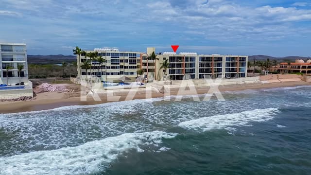Precioso Condominio estilo Mexicano Frente a la Playa 