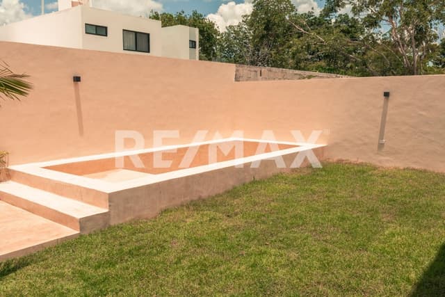 Residencia Moderna en Conkal con Alberca y Entrega Garantizada