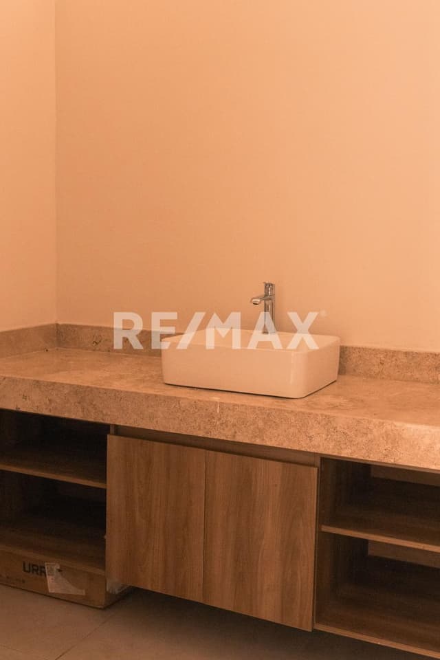 Residencia Moderna en Conkal con Alberca y Entrega Garantizada