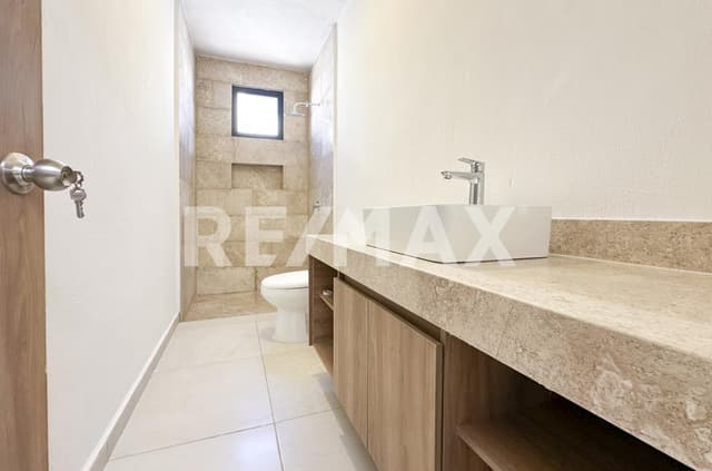 Residencia con Alberca en Privada en Conkal – Entrega 2025