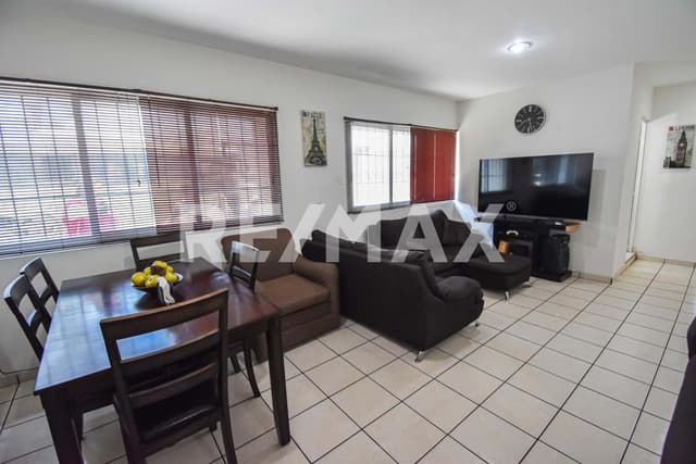 DEPA DE 2 RECAMARAS EN PLANTA BAJA CERCA DEL MALECÓN