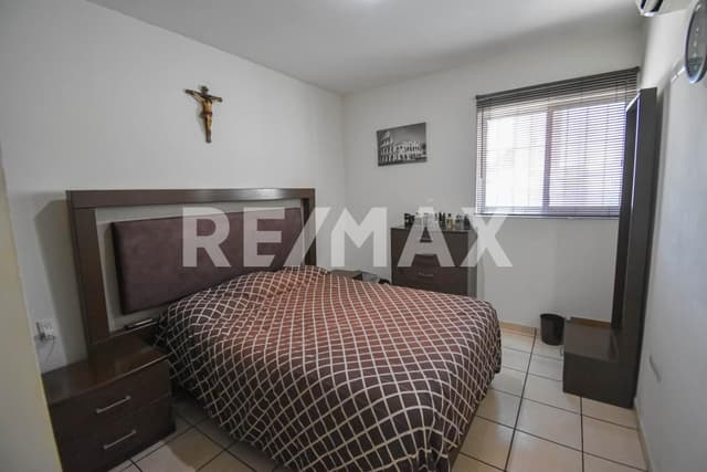 DEPA DE 2 RECAMARAS EN PLANTA BAJA CERCA DEL MALECÓN