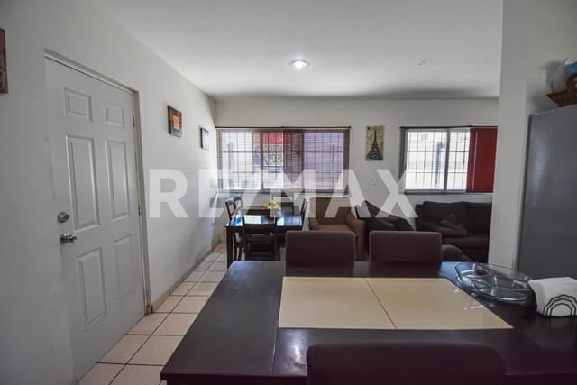 DEPA DE 2 RECAMARAS EN PLANTA BAJA CERCA DEL MALECÓN