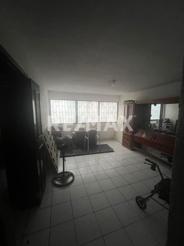 DEPARTAMENTO EN AV. DEL MAR 