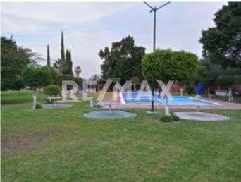 CASA EN VENTA TRES PISOS SANTA RITA CELAYA